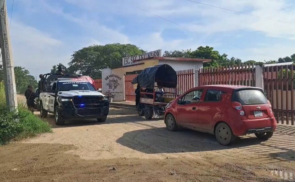 Asesinan a profesor dentro de secundaria en Oaxaca