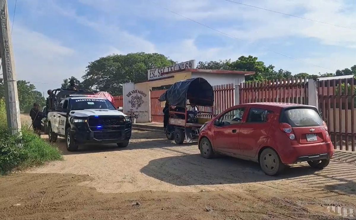 Asesinan a profesor dentro de secundaria en Oaxaca Asesinan a profesor dentro de secundaria en Oaxaca