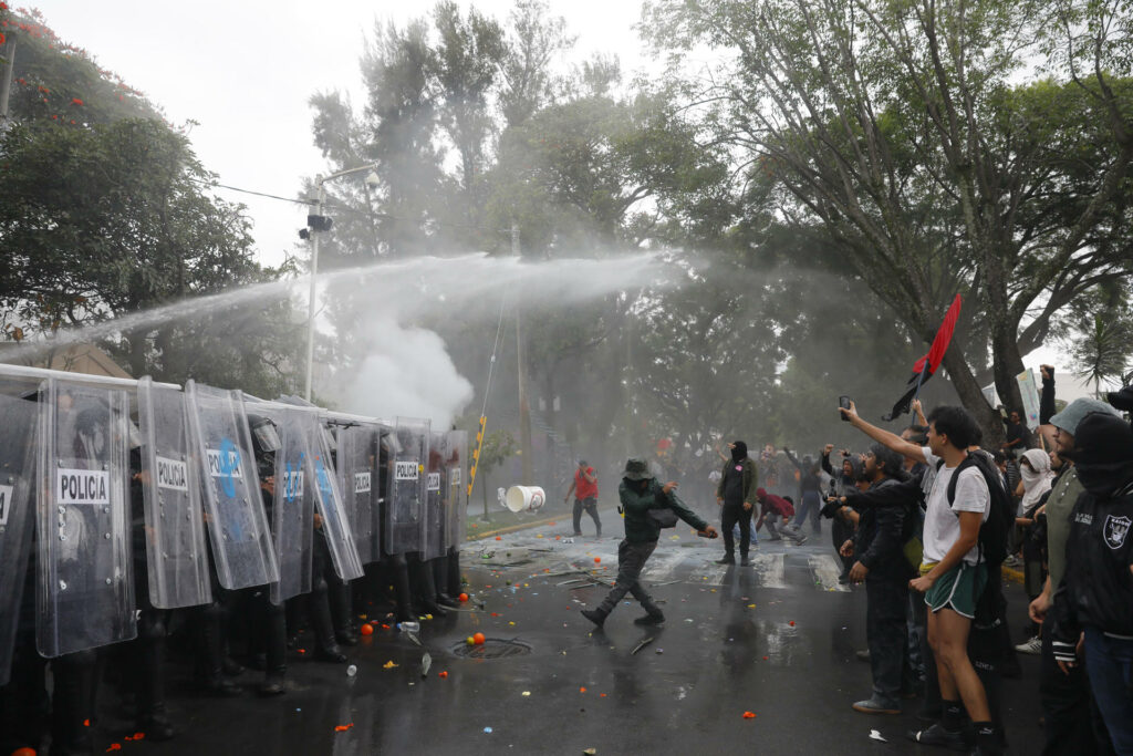 Amnistía Internacional exige localizar a manifestantes detenidos tras protesta en Guadalajara 
