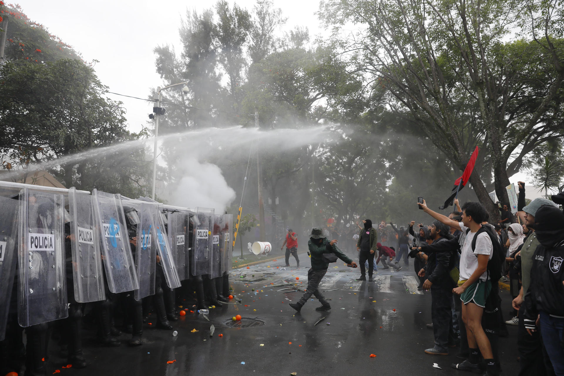 Amnistía Internacional exige localizar a manifestantes detenidos tras protesta en Guadalajara 