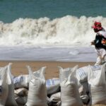 “La prioridad es protegernos”: Sheinbaum pide precaución en Jalisco, Colima, Nayarit y Michoacán ante el huracán ‘Simon’