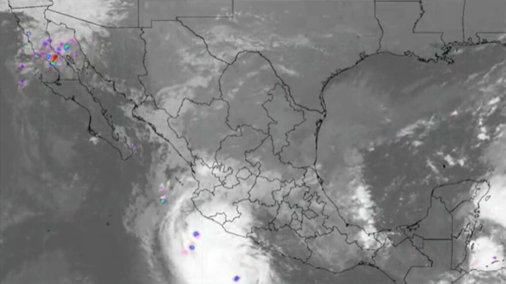 Cierran puertos de Oaxaca y Michoacán por el huracán ‘Trudy’