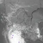 Cierran puertos de Oaxaca y Michoacán por el huracán ‘Trudy’