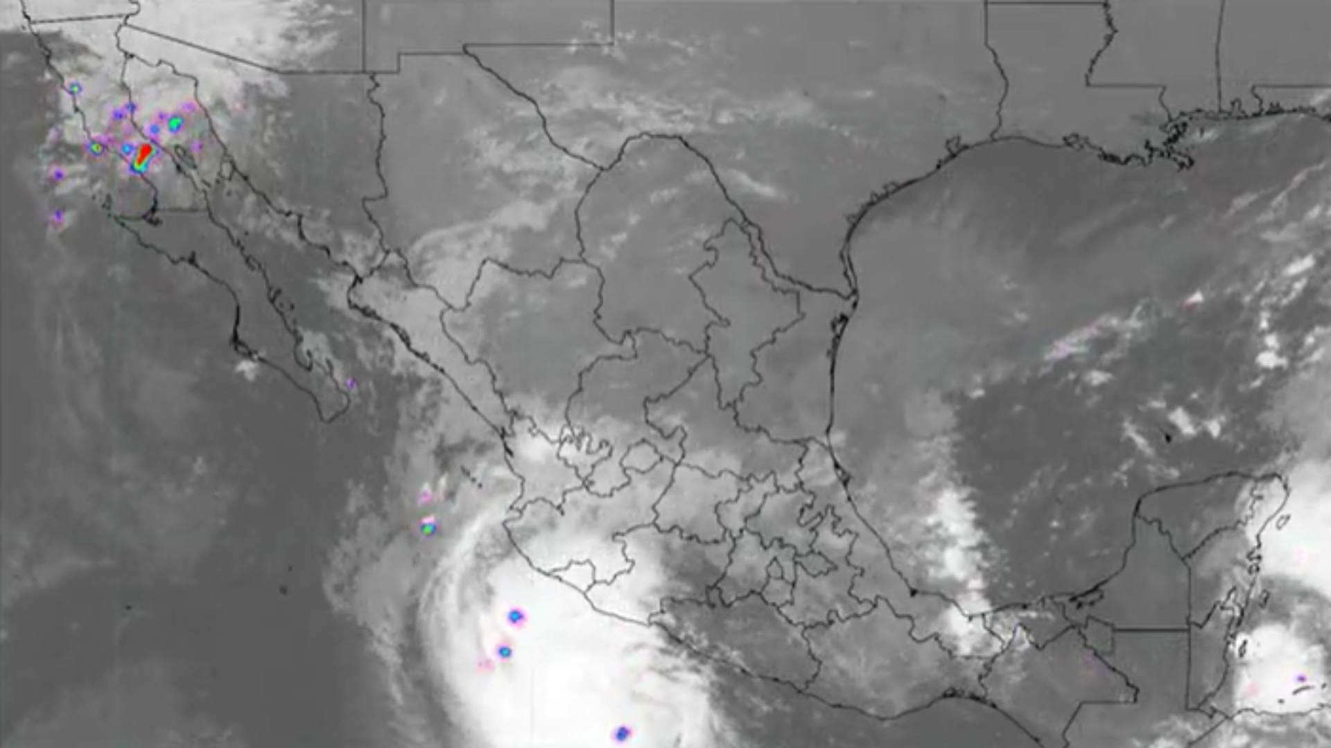 Cierran puertos de Oaxaca y Michoacán por el huracán ‘Trudy’