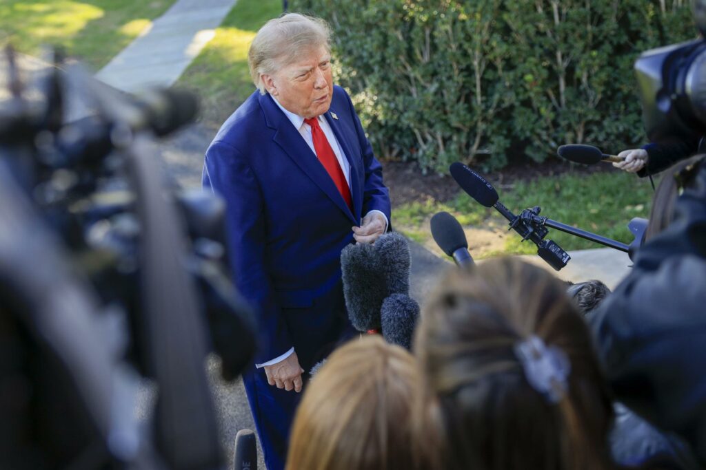 Trump llama “tonta” a una periodista de CNN y “estúpida” a otra de ABC News