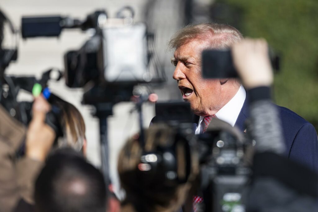 Trump cree que mantiene el apoyo hispano a dos semanas de las elecciones intermedias