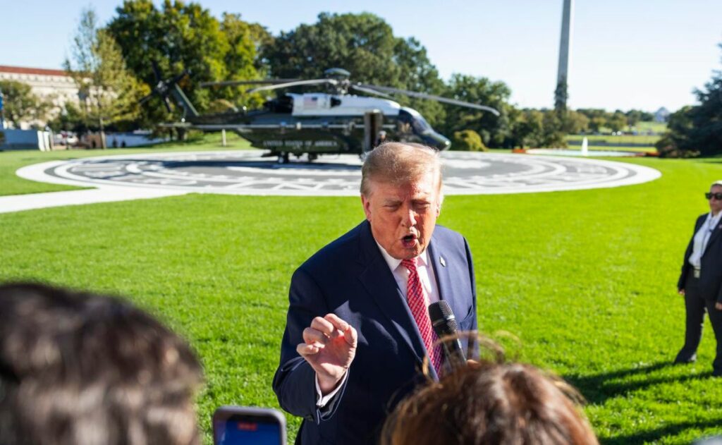 Casa Blanca vuelve a vetar a CNN de viajar con Trump en el Air Force One