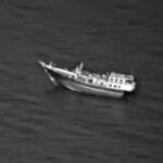 EE.UU. divulga un video de la destrucción de un barco vinculado a Irán en Omán
