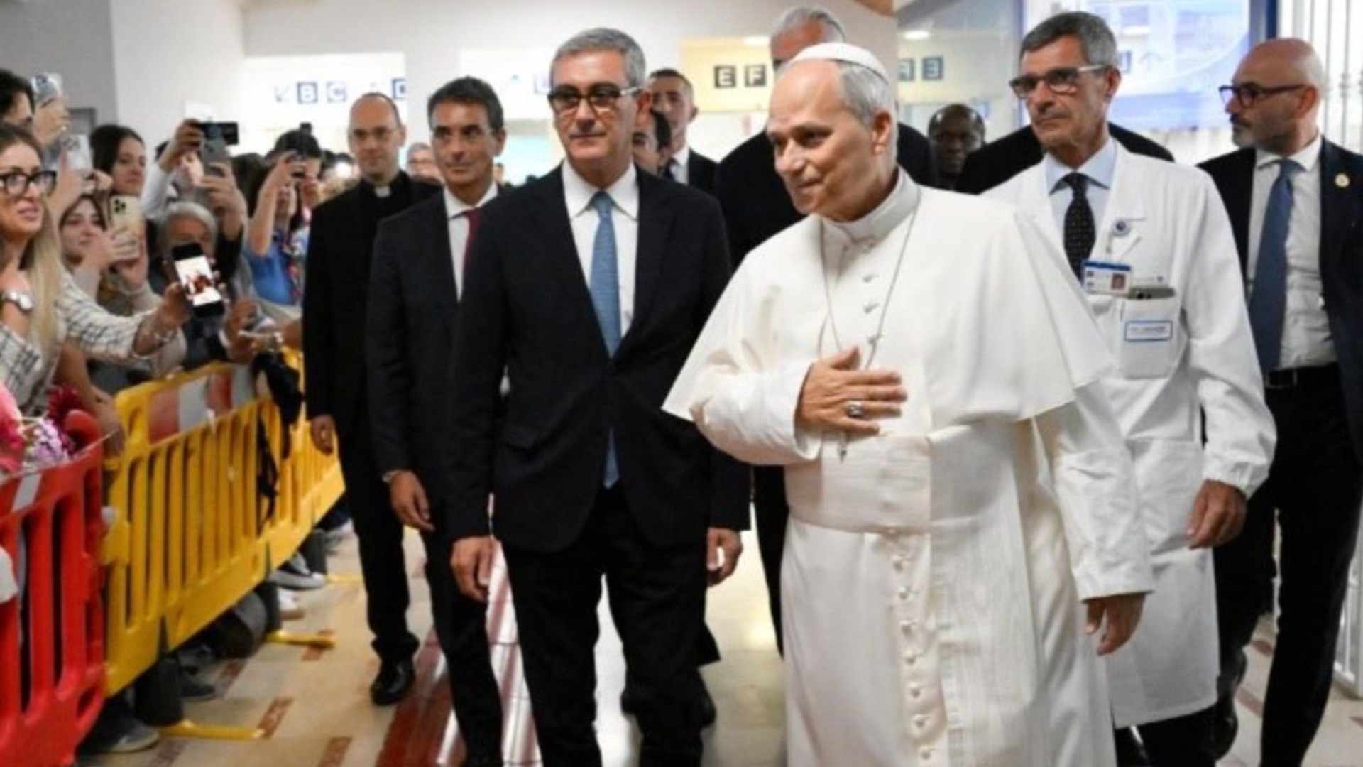 El papa León XIV es dado de alta del Hospital Gemelli El papa León XIV es dado de alta del Hospital Gemelli