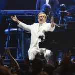 Elton John ejecuta en el Azteca su último despegue como ‘Rocket Man’