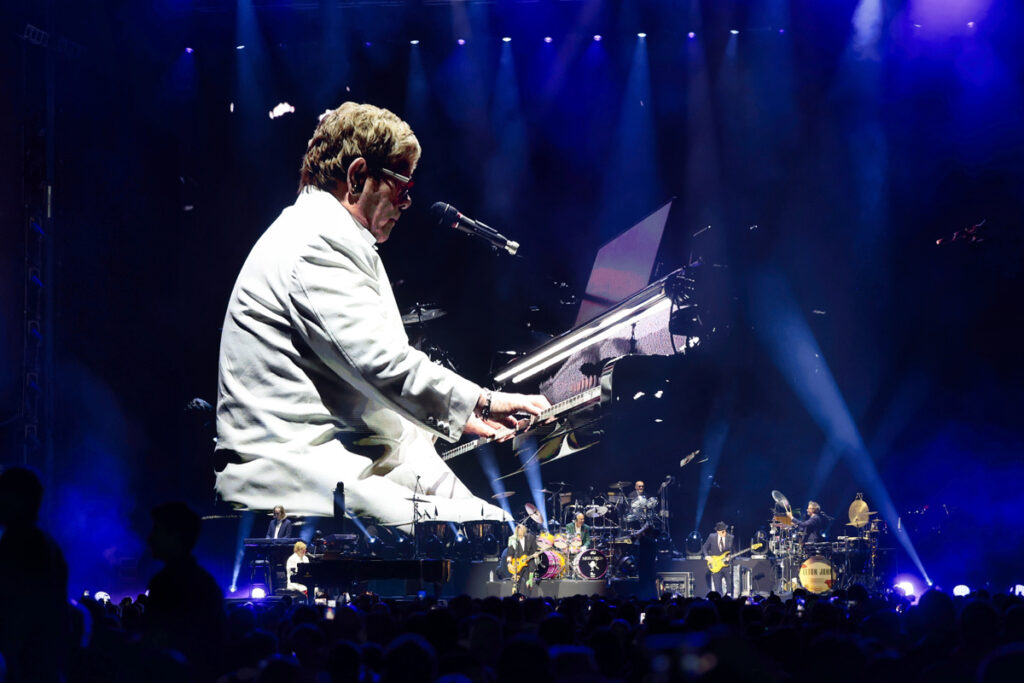 Elton John ejecuta en el Azteca su último despegue como 'Rocket Man' - elton-john-ejecuta-en-el-azteca-su-ultimo-despegue-como-rocket-man-3-1024x683