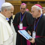 Episcopado entrega al papa León XIV libro sobre desaparecidos en México