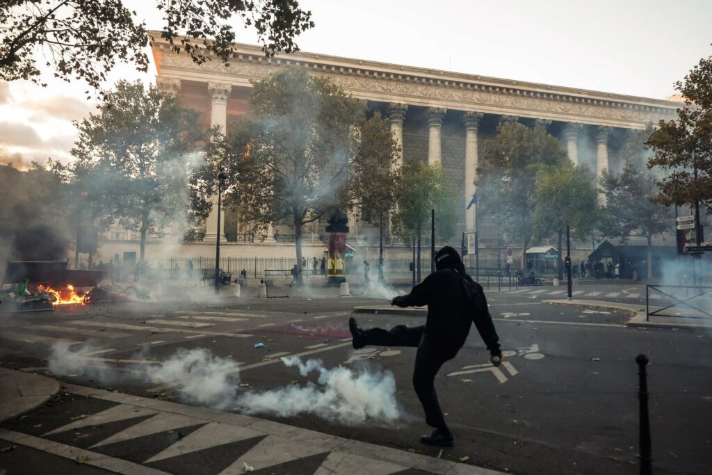 Protestas masivas en Francia degeneran en destrozos y saqueos en jornada de gran violencia - fa3bcb32b46666c65f25c3b6047cf56663a70a10w-1024x683