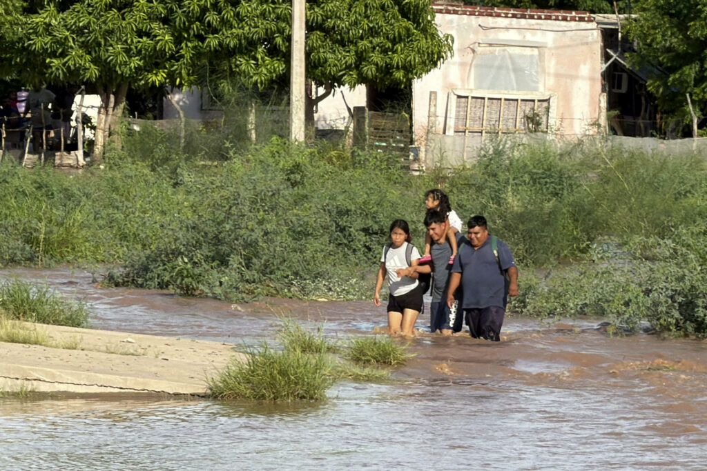 Frente frío 1 y huracán Rachel provocarán lluvias intensas y torbellinos en México