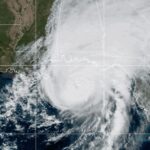Huracán ‘Isaías  se fortalece a categoría 3; amenaza a 20 millones de personas