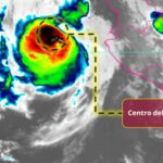 ‘Simon’ se degrada a huracán categoría 1 frente a las costas del Pacífico mexicano