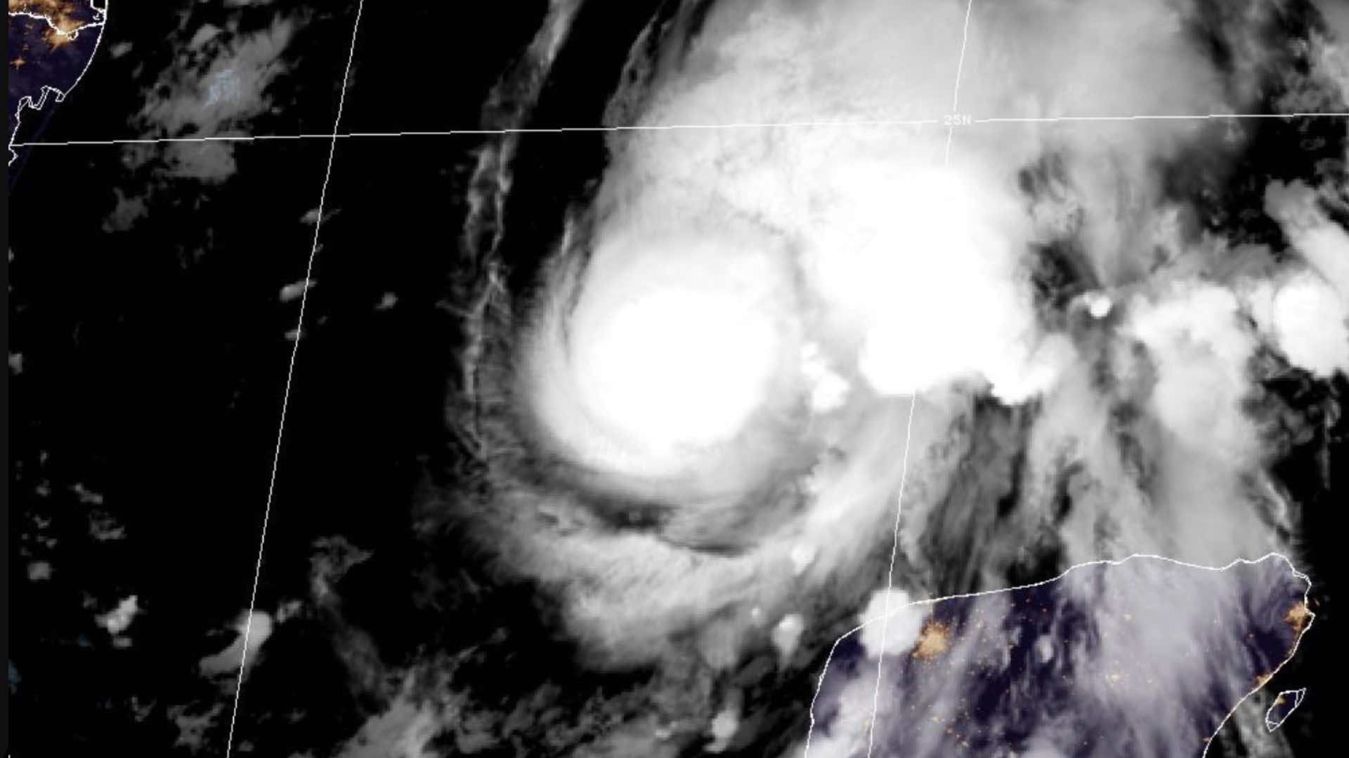 Isaías se intensifica a huracán categoría 1 en el Golfo de México Isaías se intensifica a huracán categoría 1 en el Golfo de México