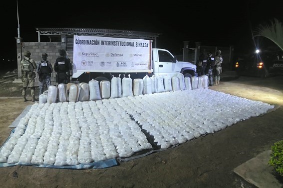 Aseguran 1.3 toneladas de metanfetamina en Culiacán