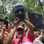 Jorge Romero acusa a Jesús Ramírez por daño a estatua de Calderón