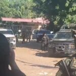 #Video: Detienen a 7 en Laguna Colorada, Sinaloa; operativo deriva en tensión con pobladores