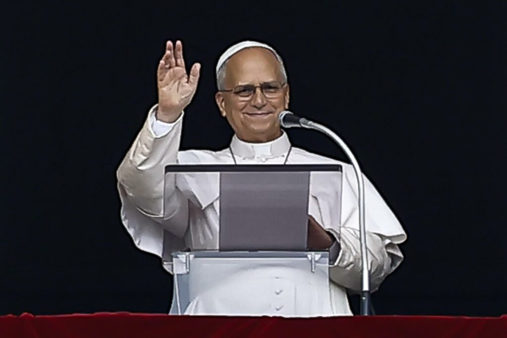 Papa León XIV sigue su recuperación en el Vaticano y presidirá el miércoles la audiencia general