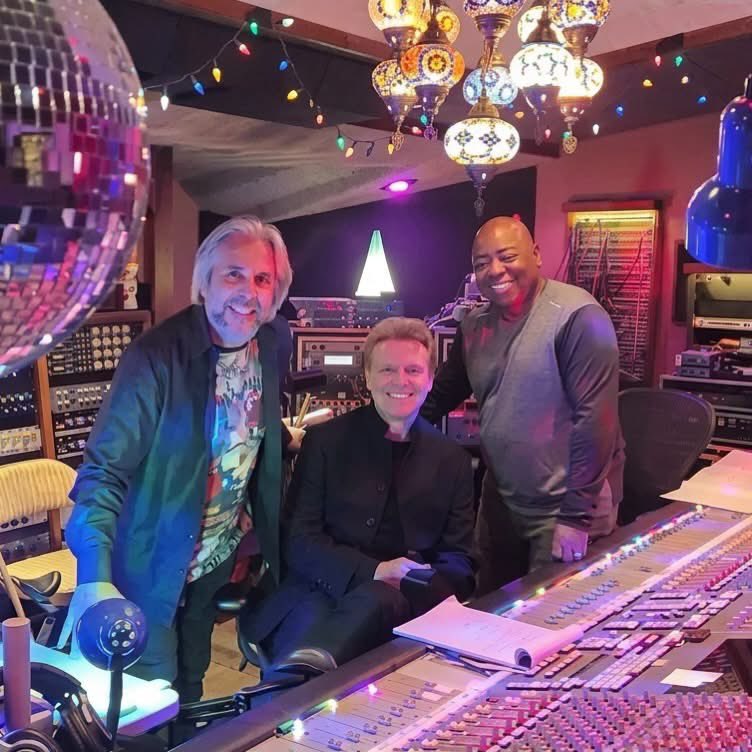 ¿Regresa 'El Sol'? La foto filtrada en un estudio que desató los rumores de un nuevo disco de Luis Miguel - luis-miguel-foto-estudio