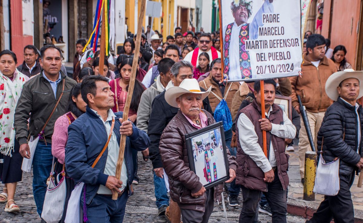 Indígenas de Chiapas acusan impunidad a dos años del asesinato del cura Marcelo Pérez - marcha-en-san-cristobal-de-las-casas-por-justicia-para-el-sacerdote-marcelo-perez-perez
