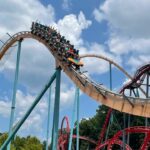 Hombre muere tras salir disparado de montaña rusa de Six Flags en Atlanta