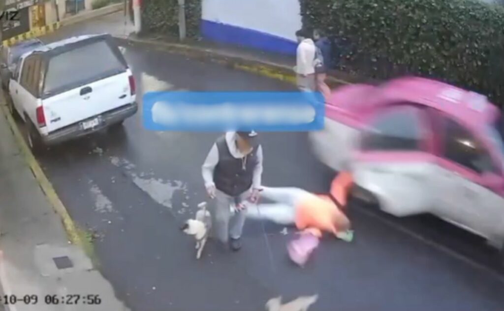 Video: Mujer se arroja de taxi en movimiento en la Magdalena Contreras