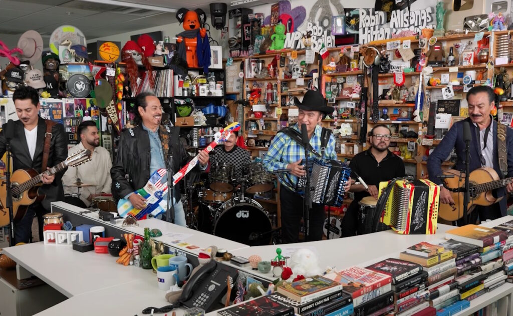 NPR corta temporalmente mensaje sobre ataques a latinos en el Tiny Desk de Los Tigres del Norte