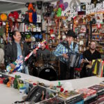 NPR corta temporalmente mensaje sobre ataques a latinos en el Tiny Desk de Los Tigres del Norte