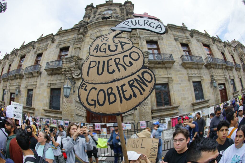 Nueva protesta por el agua en Guadalajara; Lemus reporta cinco detenidos