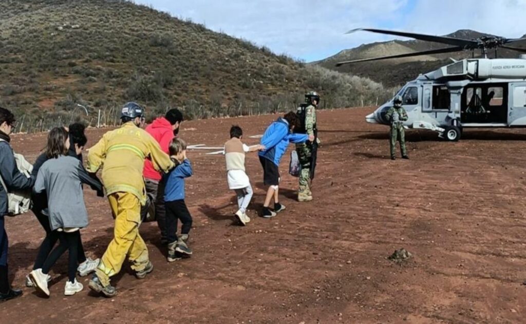 Plan DN-III-E evacúa a más de 5 mil personas en 8 estados por ciclones