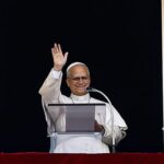 Papa León XIV reaparece en la misa dominical tras cirugía pulmonar