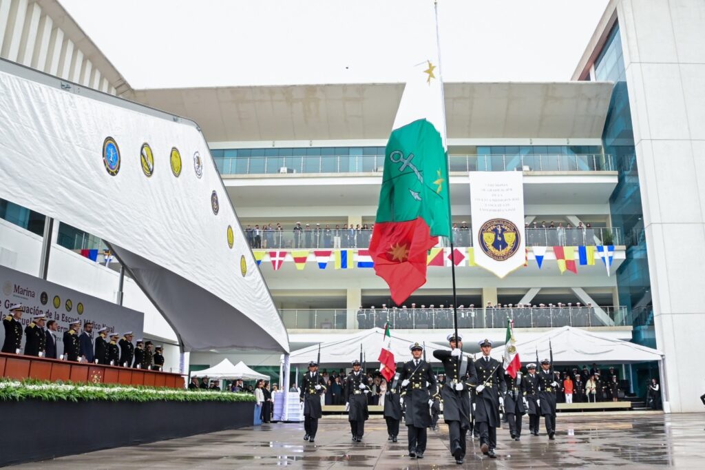 Se gradúan 196 oficiales de Medicina y Enfermería Naval - se-graduan-196-oficiales-de-medicina-y-enfermeria-naval-2-1024x682
