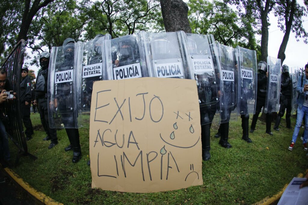 “Se cometieron graves errores”: Seguridad de Jalisco revisa actuación de 17 policías en marcha por el agua