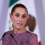 Sheinbaum condena daño a estatua del expresidente Felipe Calderón; esto es lo que dijo