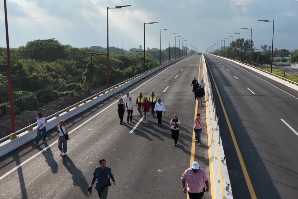 Sheinbaum inaugura el Puente Acceso al puerto de Veracruz