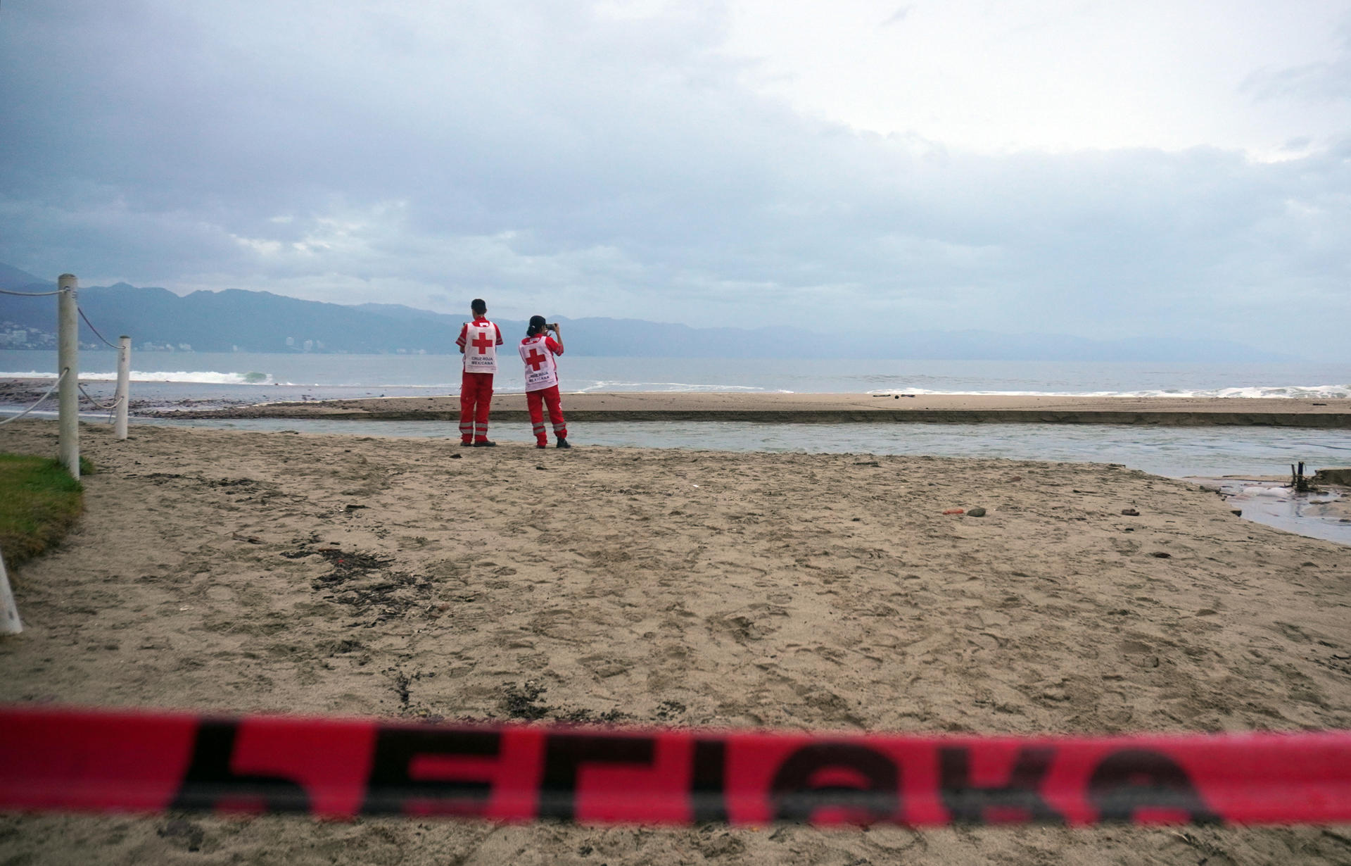 Huracán ‘Simon’ se debilita a categoría 3, pero mantiene lluvias extraordinarias