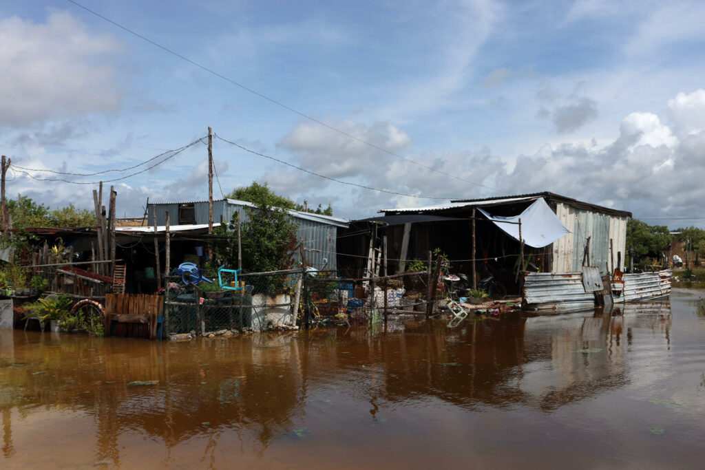 Clima para hoy: Simón se intensifica mientras Isaías se aleja de México