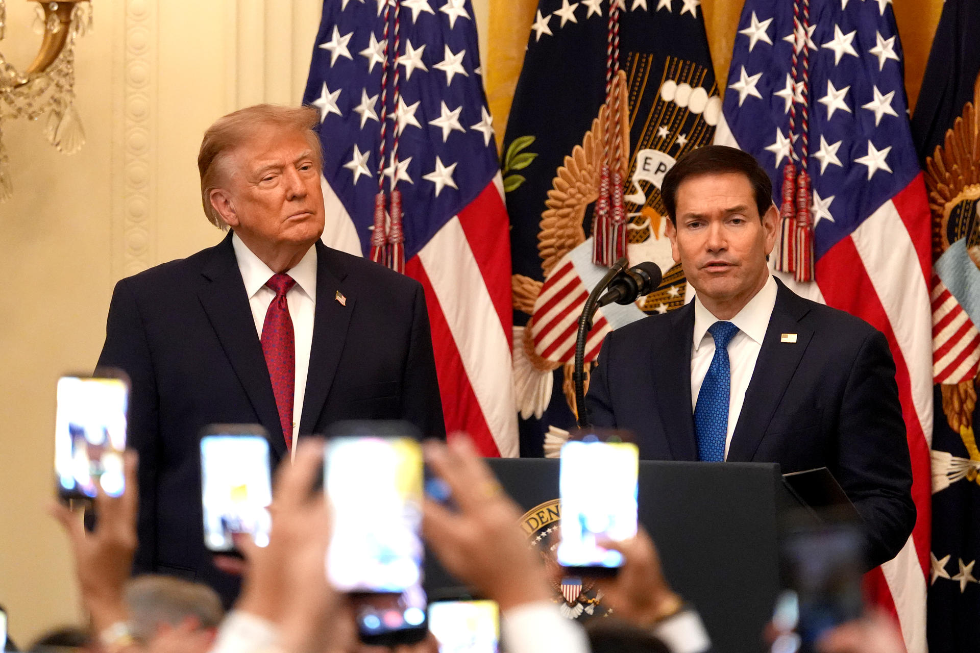 Tribunal bloquea tarifa migratoria de Trump por fallas legales Tribunal bloquea tarifa migratoria de Trump por fallas legales