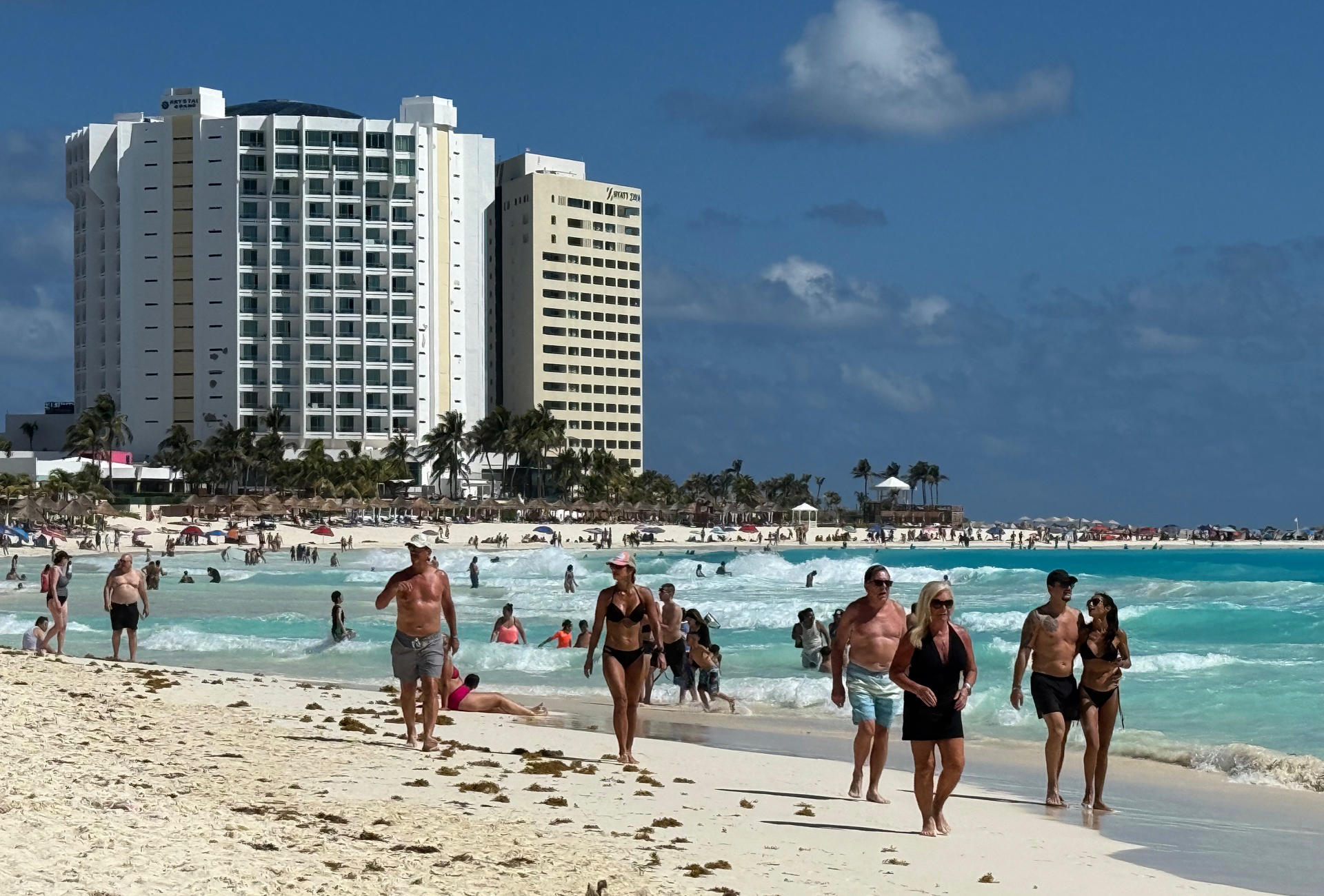 Turistas internacionales gastan 8.1% más en México