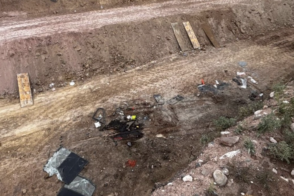 Volcadura de camión del Tren México-Querétaro deja dos muertos y 22 heridos