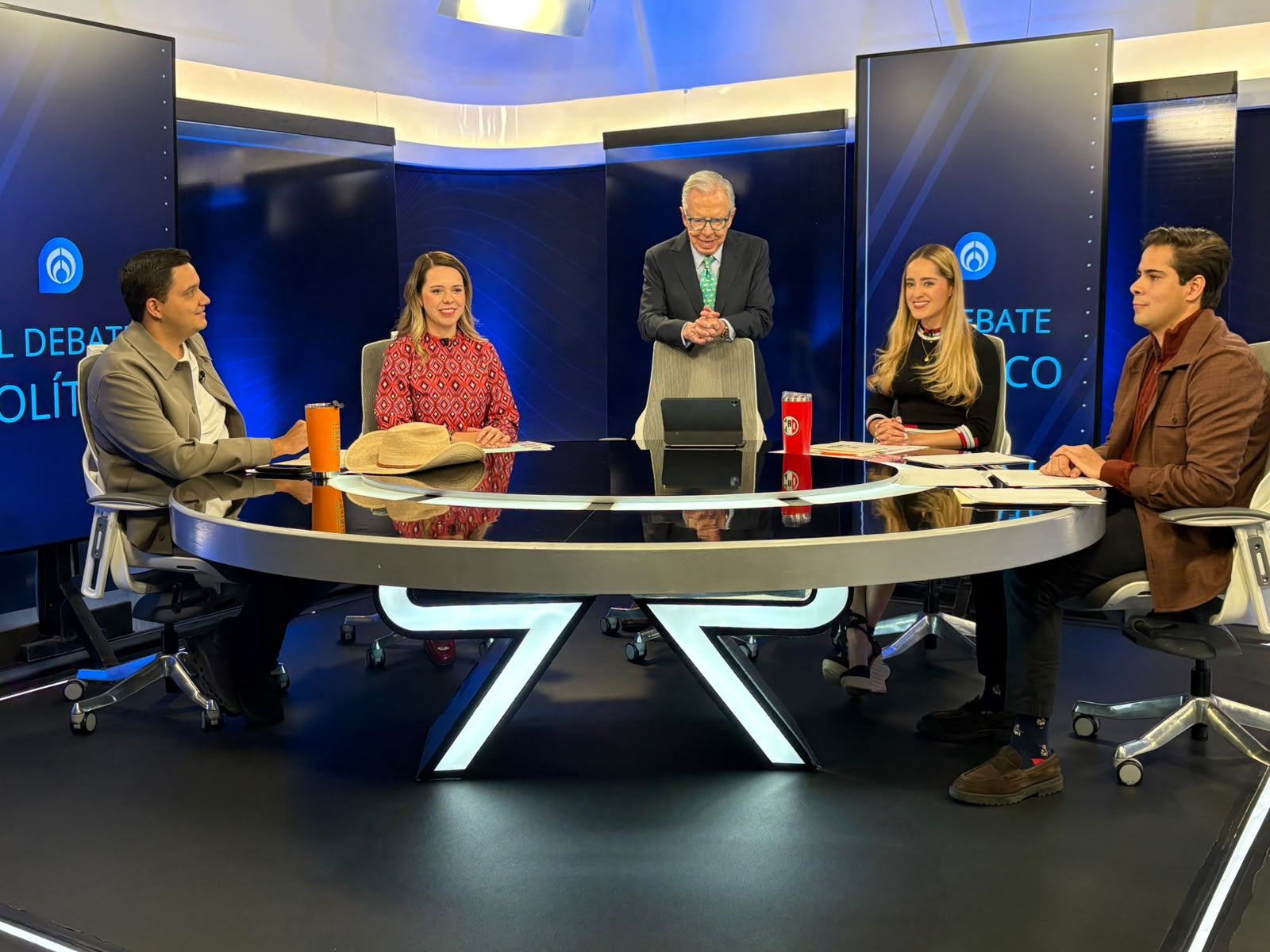 La mesa de jóvenes en la política (01-10-2026)