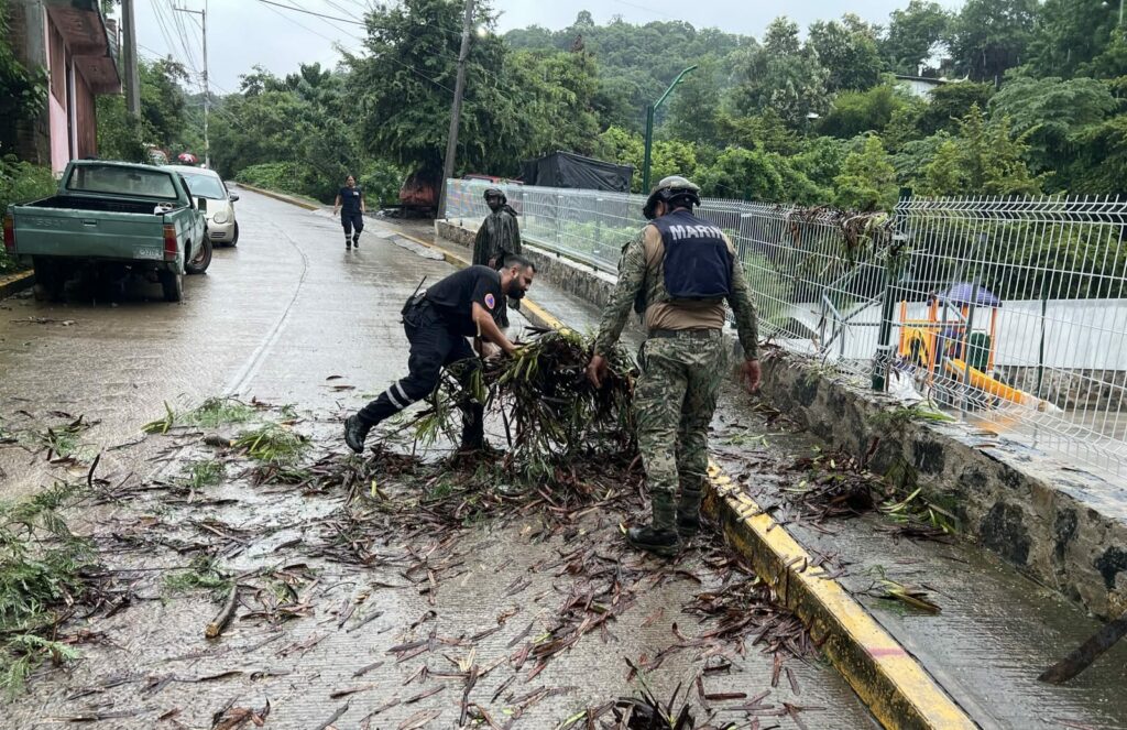 Marina despliega más de 4 mil elementos ante el huracán 'Simon' - whatsapp-image-2026-10-10-at-90145-am-1024x663
