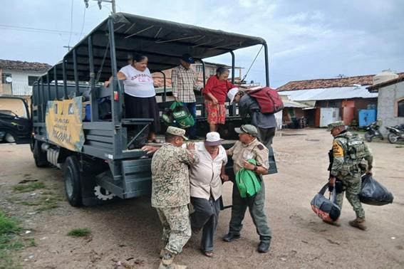 Defensa mantiene el Plan DN-III-E en Nayarit, Colima y Jalisco por el huracán “Simon” - whatsapp-image-2026-10-11-at-61503-pm-2