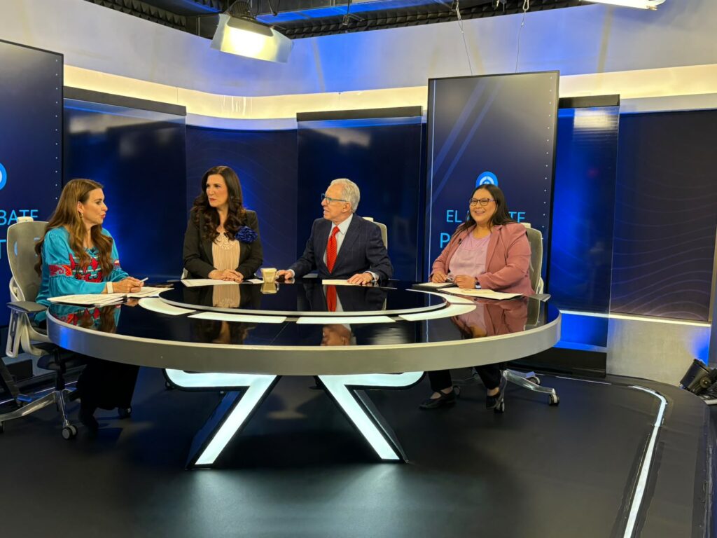 La mesa de mujeres en la política: El sistema de salud en México La mesa de mujeres en la política: El sistema de salud en México